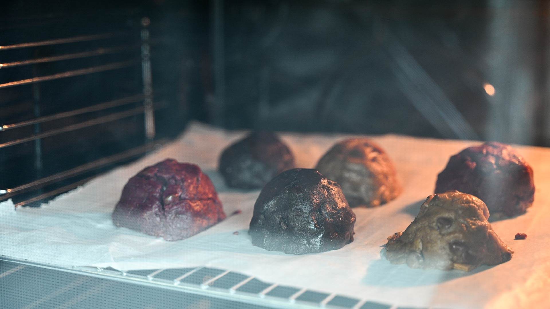 baking cookie s'mores